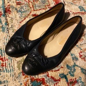 Chanel The ballerinas flats ( Dark blue and black)